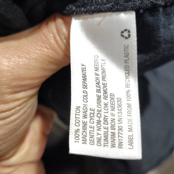 Universal Thread women's XL black gauge material puff sleeve blouse - Picture 10 of 10